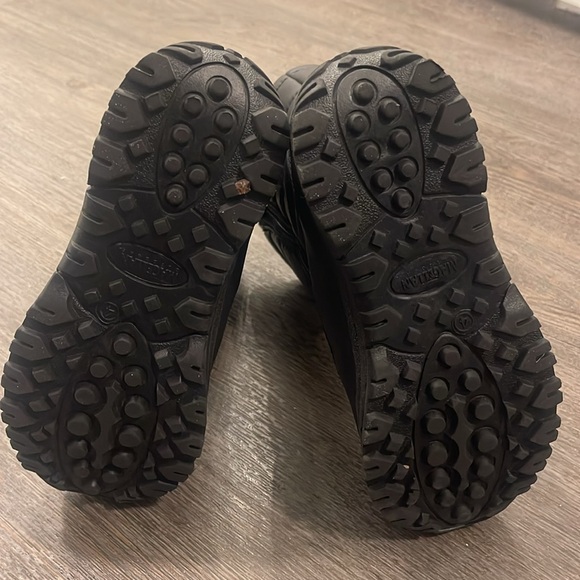 Magellann Snow Boots - Picture 8 of 9